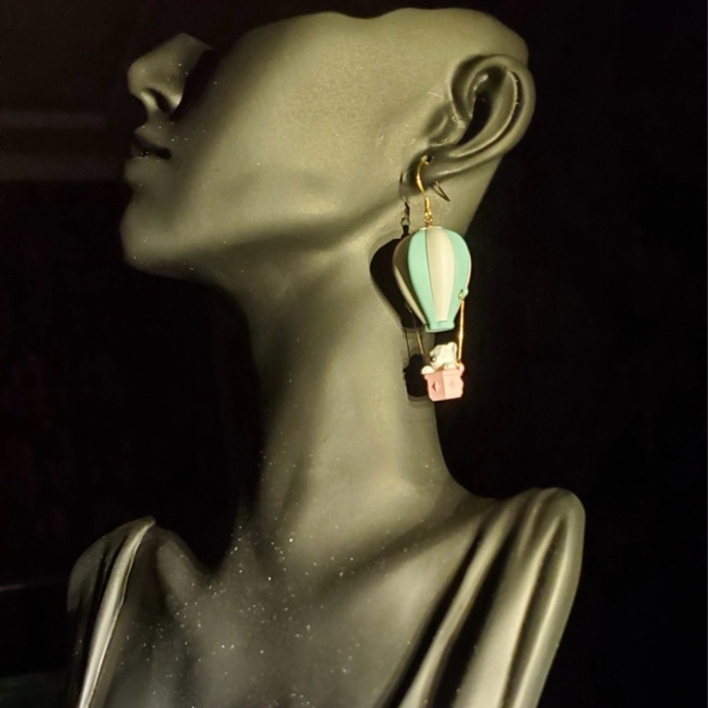 Elegant Cartoon Polar Bear Hot Air Balloon Earrings